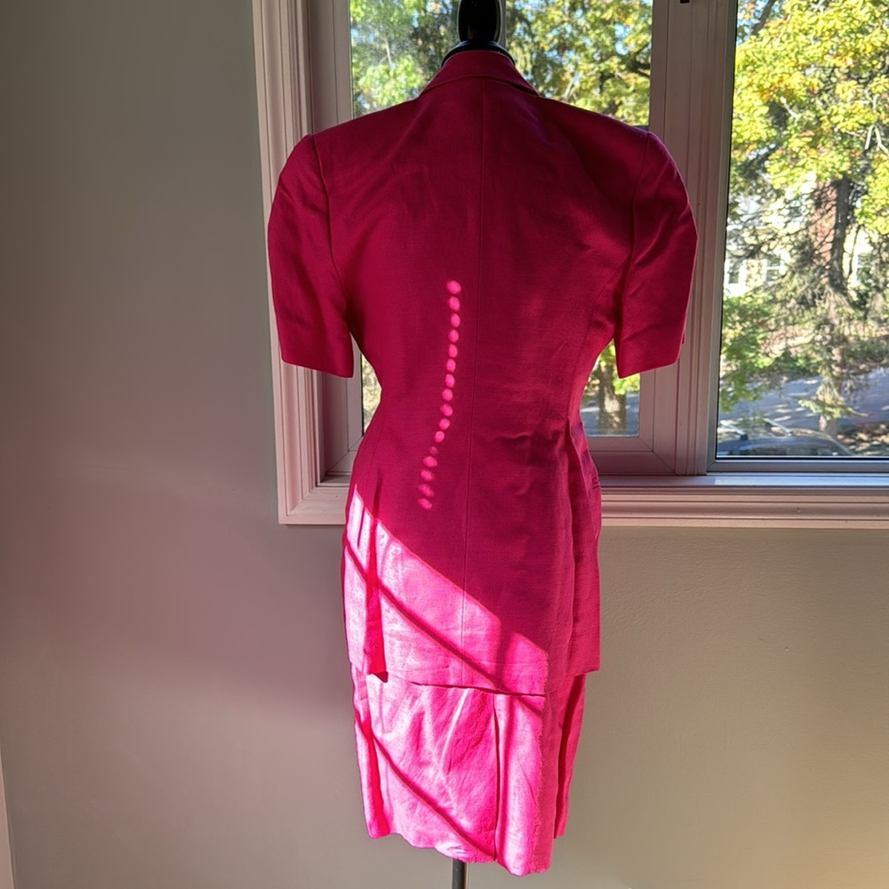 Vintage Gillian 80’s bright pink linen suit set w/original brooch EVC size 6 - Picture 4 of 15
